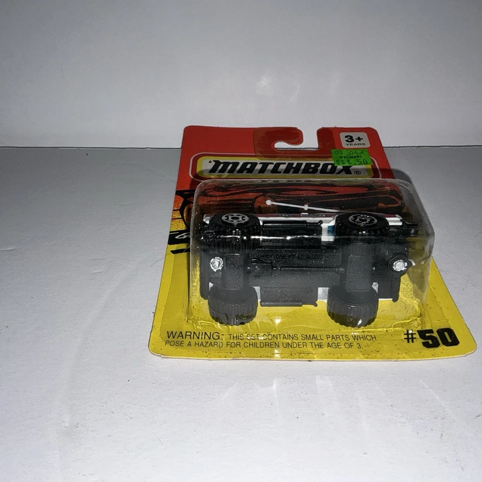 1983 MATCHBOX 4X4 CHEVY BLAZER SHERIFF SP-7 WHITE 1:64 DIECAST 3" TRUCK W/ RED - Image 4 of 4