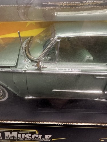 American Muscle ERTL 1960 Ford Starliner Diecast Car ***WRECKED*** 1:18 Scale - Picture 5 of 18