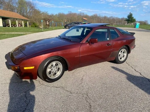 1986 Porsche 944 Coupe 18,350 ORIGINAL MILES 2 Owners Image 1 of 4
