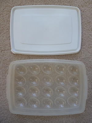 Rubbermaid Easter Egg Keeper Servin Saver Rectangle Storage Container #7 Lid