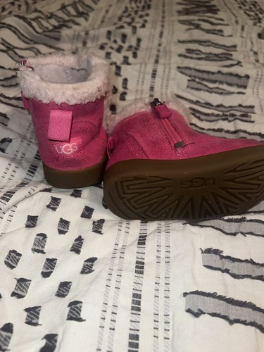UGG Baby Mallya Stiefel Größe US 4/5 Größe Rosa Azalee Lammfellmanschette Seitenreißverschluss