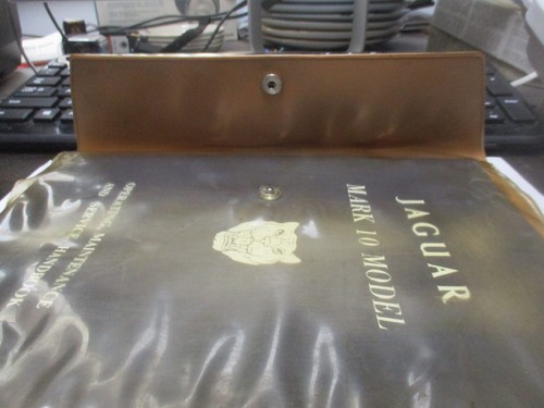 Jaguar Mark 10 Drivers Manual and Vinyl Pouch - Picture 5 of 6
