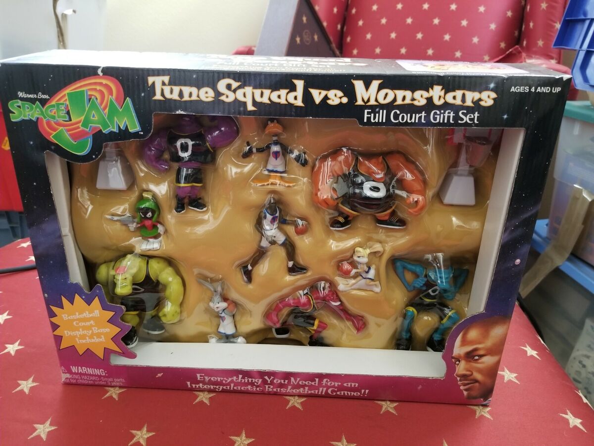 2024年おすすめのアイテム満載 Space Jam '96 Tune Squad Vs. Monstars Full Court Gift Set バスケット