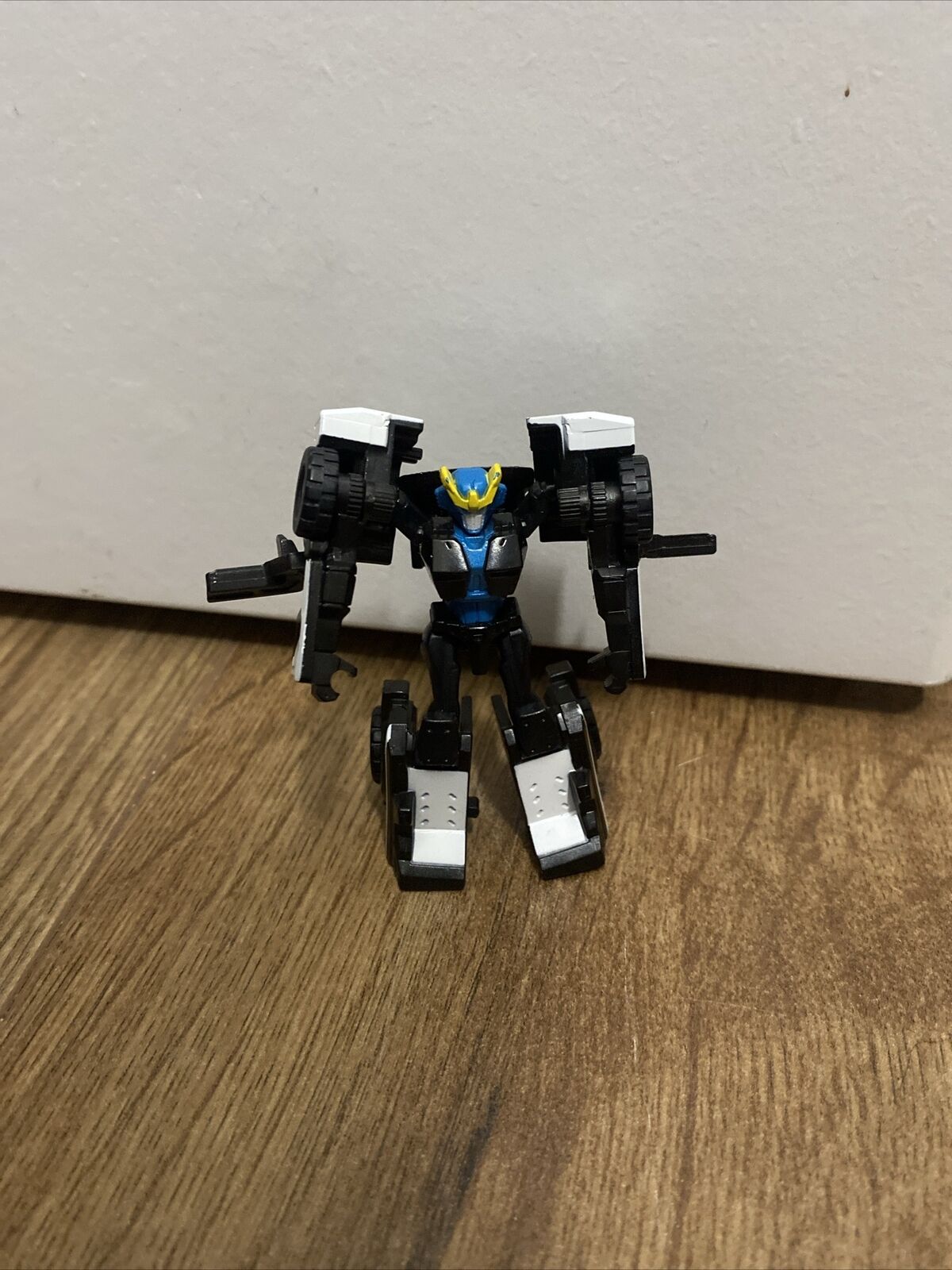 Picture 1 of 9