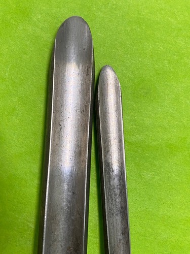 2 Gouges - 1 is Charles Buck and 1 is Buck Brothers - Handles Match. - Picture 3 of 7
