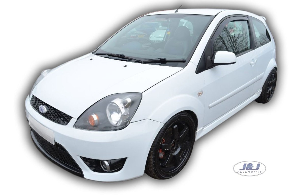 Déflecteurs Latéraux ClimAir Noirs Pour Ford Fiesta 3 Portes (2008-2017) - Améliore L'aération Et Bloque La Pluie