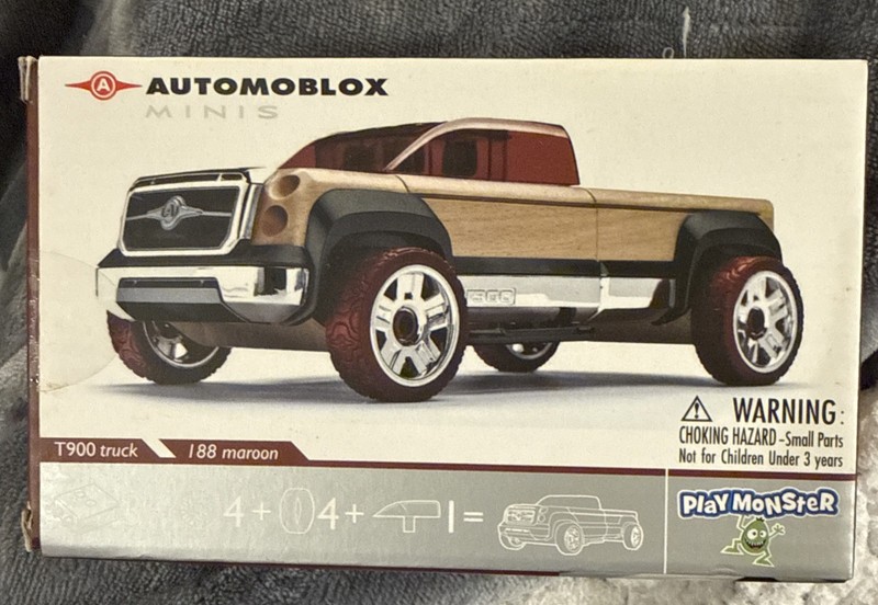 NEW Automoblox Minis T900 Truck Wooden Maroon 188 Model Car by Calello