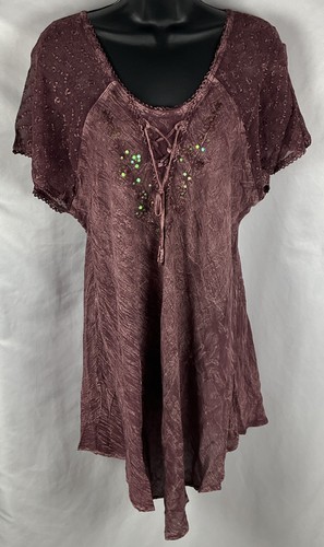 Sakkas Women’s OS Ellie Sequin Embroidered Short Sleeve Scoop Neck Top Festival