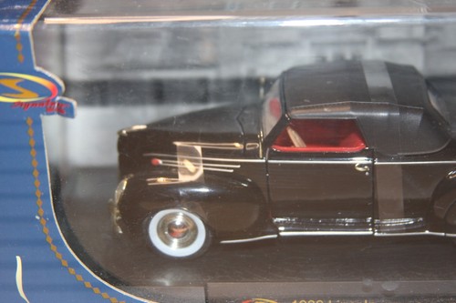 1939 Lincoln Zephyr Convertible Black 1/32 Signature Models - Picture 2 of 11