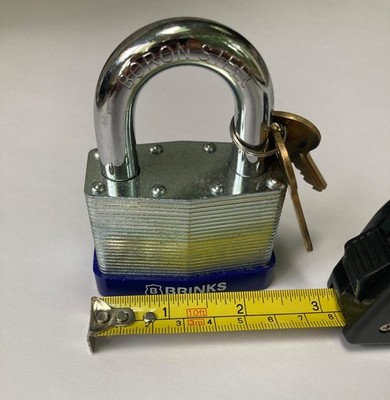 Brinks heavy duty padlock with 2 keys. Made of boron steel