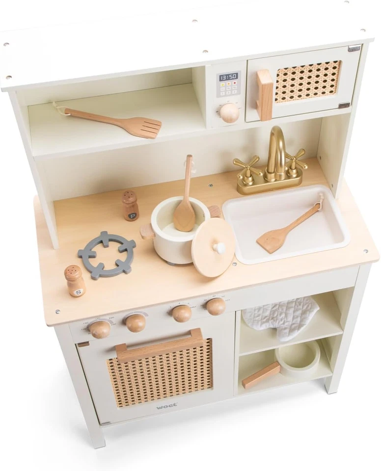- Cucina Giocattolo in Legno Bianco Con Dettagli in Rattan E Rubinetto Dorato – - Immagine 4 di 4