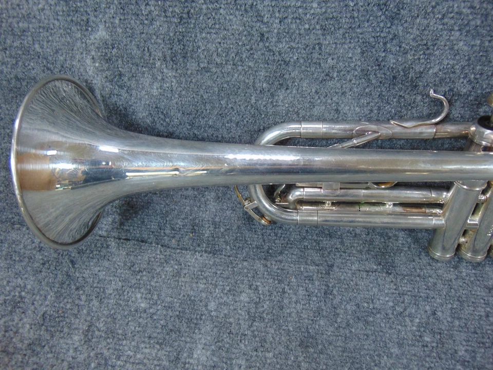 Olds 小号 Super Star UltraSonic 可随时播放吹嘴盒 1950 年代 Fullerton — 第 4/4 张图片