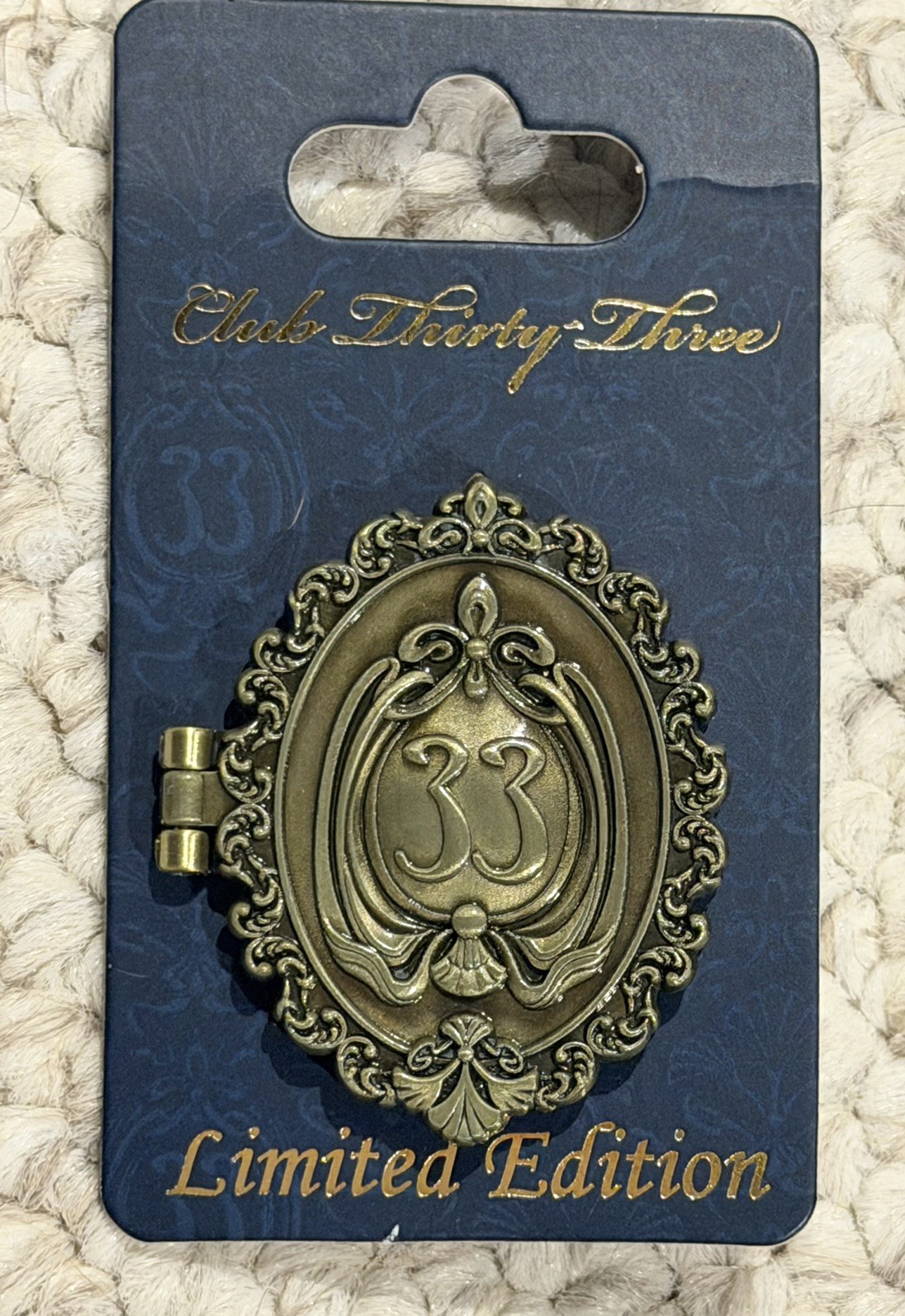 Disneyland Club 33 Rare Hinged Walt Disney Portrait Pin LE 