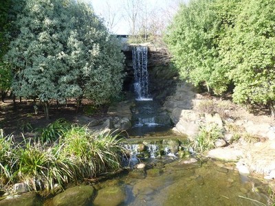 Foto A2 Wasserfall im London Wetland Centre Barnes das war früher w c2013