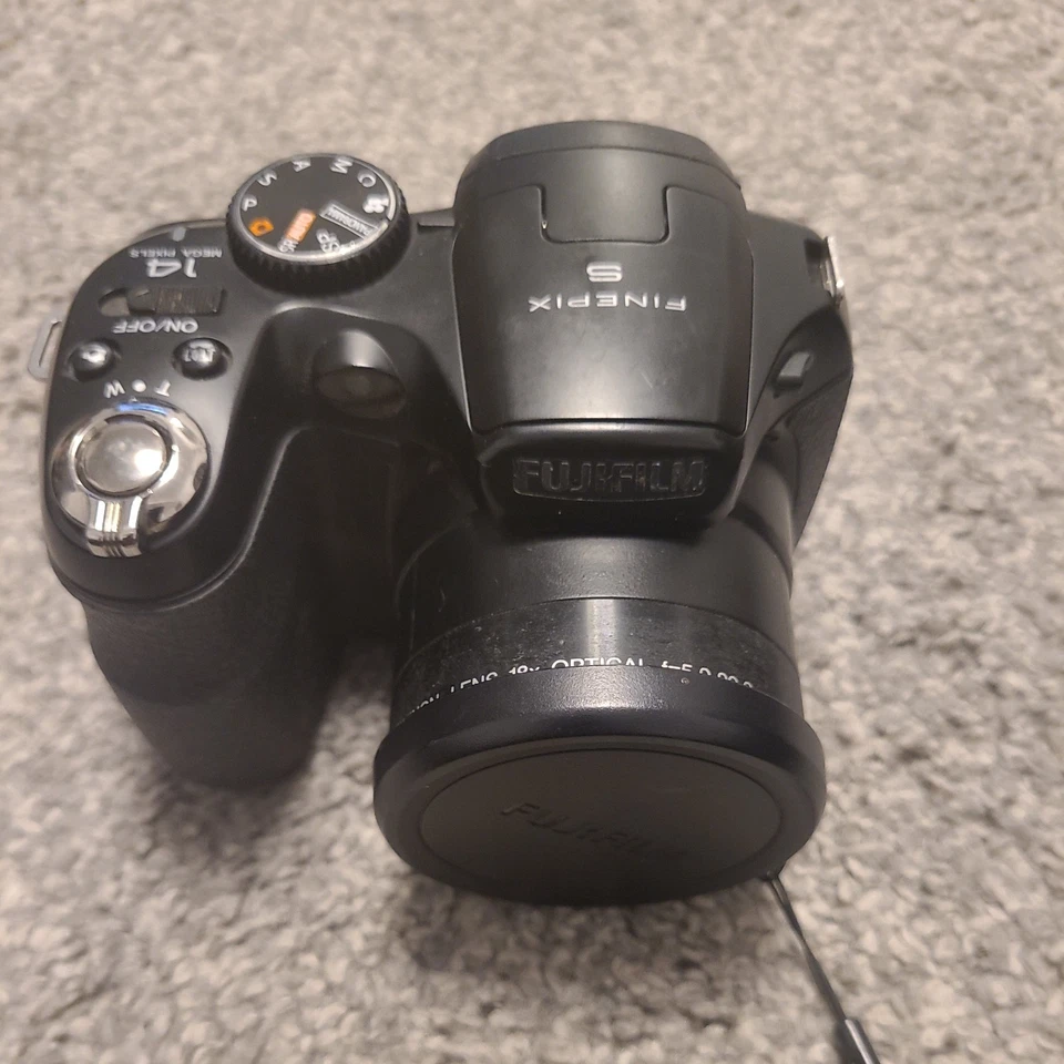Fujifilm FinePix S Series S2995 14.0MP Digital Camera - Black, photo 2 of 5