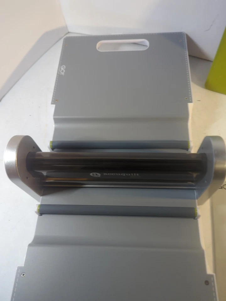 Accuquilt GO! Máquina troqueladora de tela 55100 con troqueles + tapete Foto 3 de 4