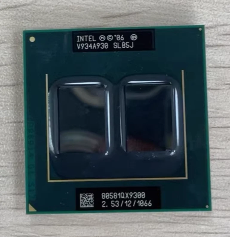 Intel Core 2 Extreme QX9300 SLB5J Mobile 2.53GHz 1066 12MB Laptop Quad-Core CPU - Image 2 of 4