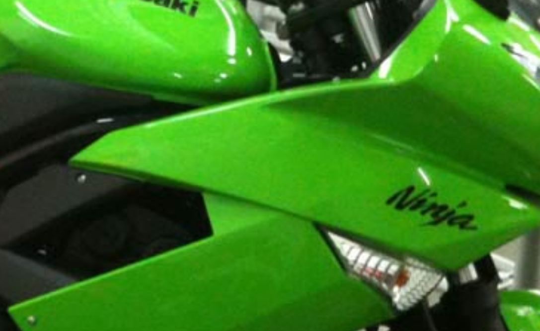 BASF Touch Up Paint Bottle for Kawasaki Kawi Lime Green 777 Ninja ZX eBay