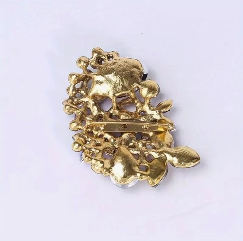 Brooch Green Crystal Flower Cluster Pendant Gold Tone - Picture 2 of 3