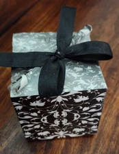 Decorative Note Cube with pencil