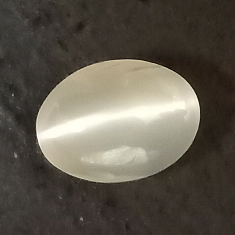 1.80 Cttw,Chrysobery Cat's Eye,Cat's Eye,Sri Lanka Cat's Eye Gemstone,Chysoberyl - Image 4 of 4