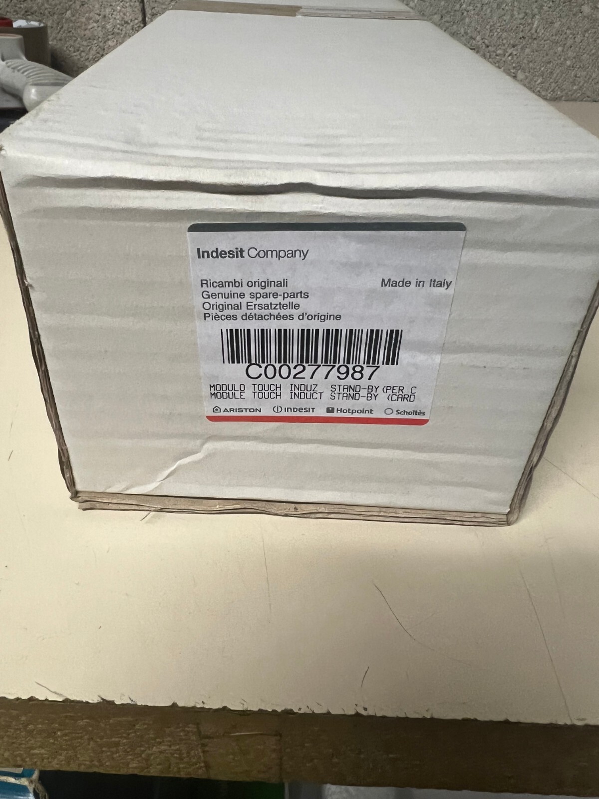 Module de commande C00277987 pour réparer une plaque Ariston tactile bloquée