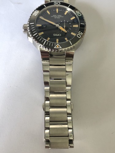 Oris Aquis Small Seconds Date Auto 7733.  45.5mm. Full set 2022.  Barely used - Picture 10 of 15