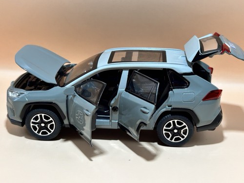 Modellino auto in lega 1:32 Toyota RAV4 SUV metallo pressofuso auto giocattolo fuoristrada ~ grigio - Foto 15 di 20