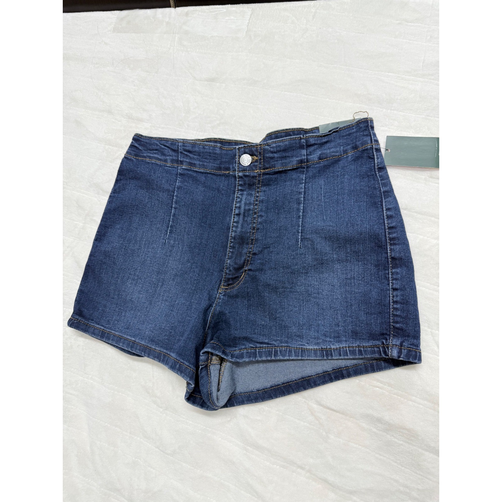 Wild Fable Women's Blue Denim High Rise Jean Shorts Size 12/31W New