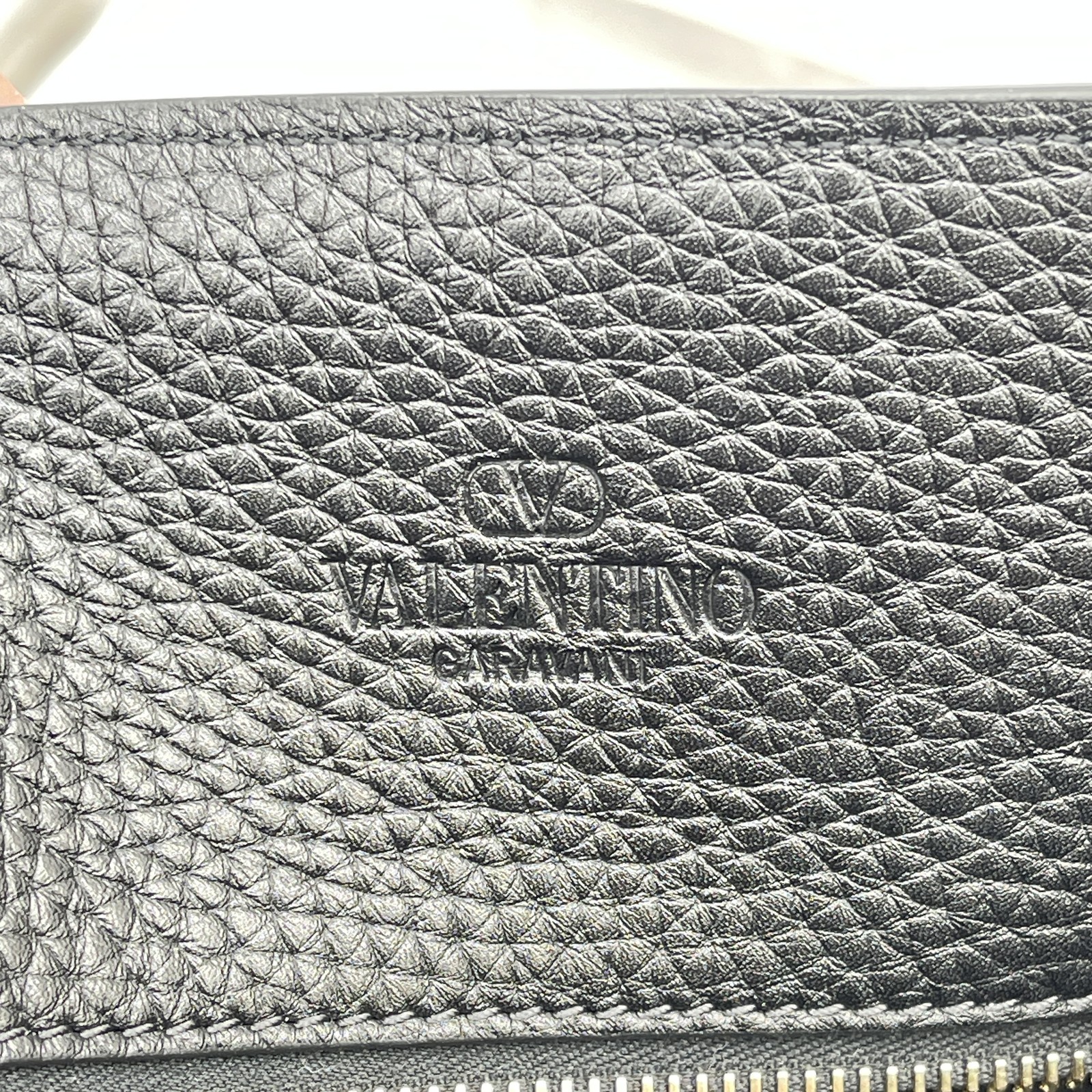 Valentino Garavani Rockstud Med Tote Shoulder Bag Pebble Leather Black Pre-Owned thumbnail 18