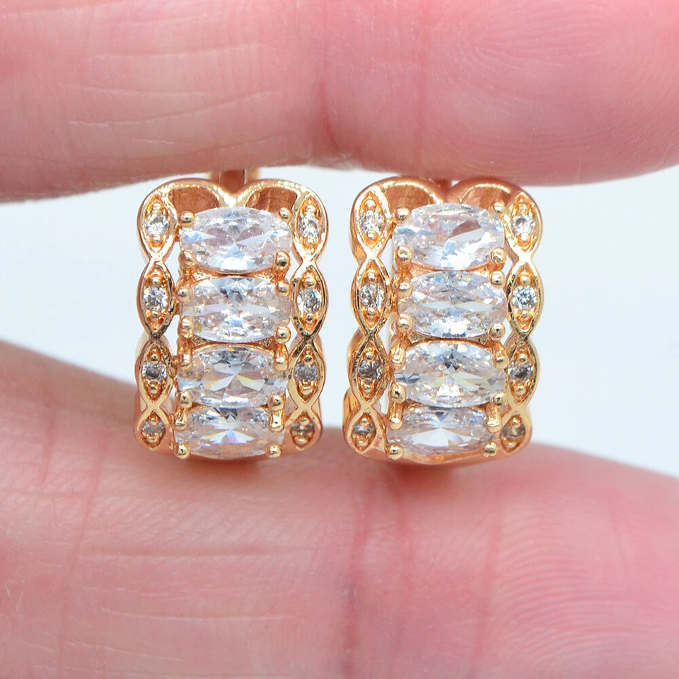 Pendientes Huggie de encaje ovalado de topacio multicolor rellenos de oro amarillo de 18 quilates regalo de joyería Foto 3 de 4