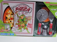 2022 Teenage Mutant Ninja Turtles PIZZA PARTY SET 14 Pieces Pizza Box Included