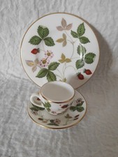 Wedgwood Wild Strawberry Miniature Coffee/Tea Set Bone China Excellent Rare Gift