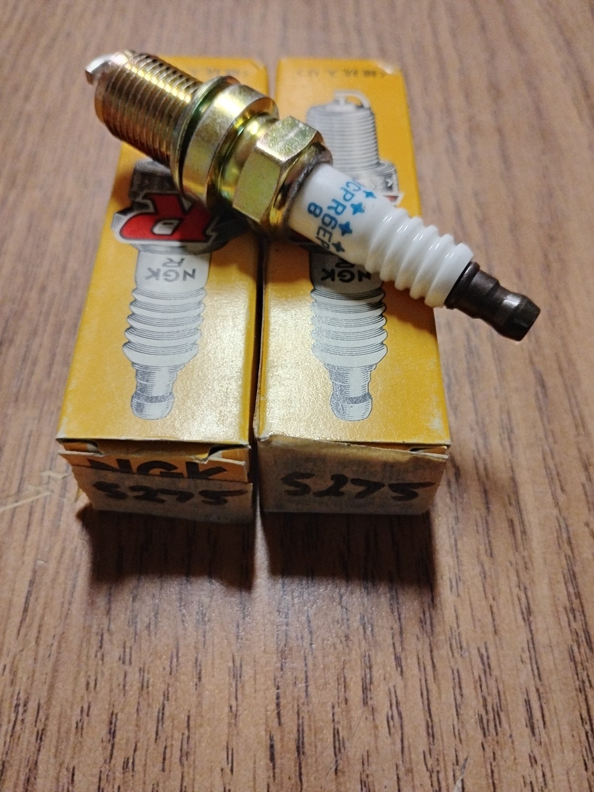 NGK 5275 Spark Plug