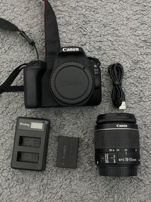 Canon EOS 200D EF 18-55mm f/3.5-5.6 IS II DSLR-Kamera Kit - Schwarz