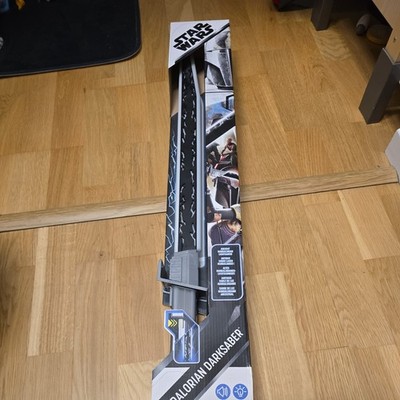 Mandalorian Hasbro Disney Star Wars Electronic Darksaber Light & Sound Toy - NEW