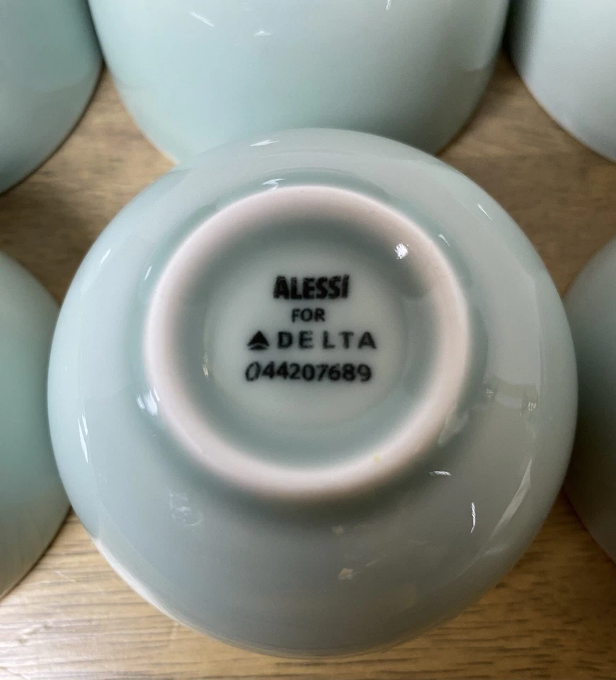 Juego de 6 tazas de té de porcelana de inspiración asiática minimalista Alessi for Delta de 5 oz. Foto 4 de 4