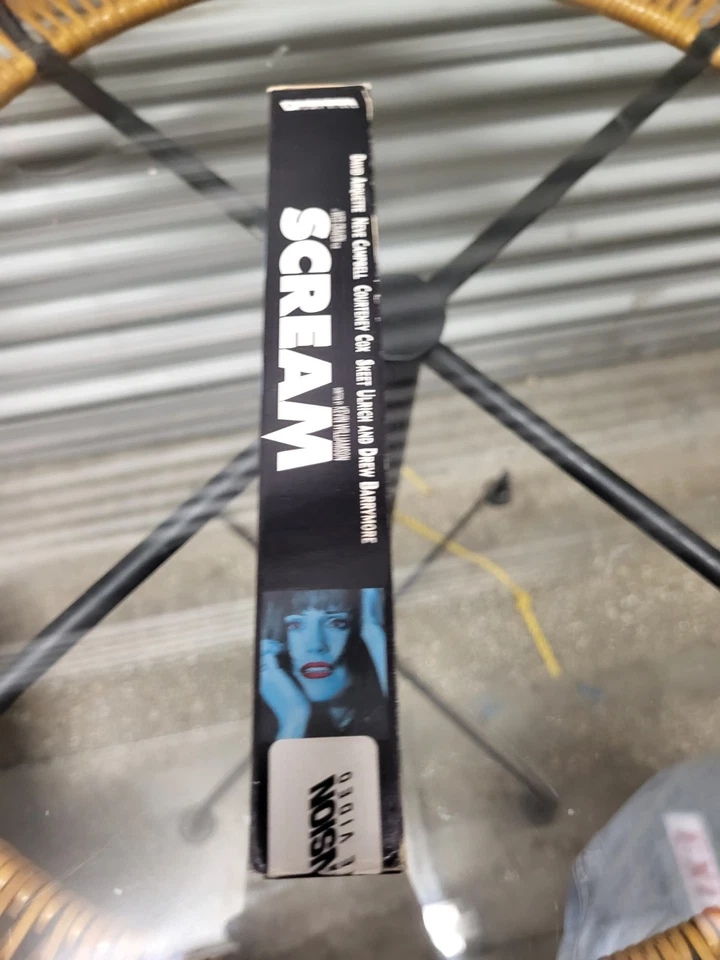 Scream 1996 Film (VHS) Blue Cover Variant Wes Craven Classic Horror Foto 2 de 4