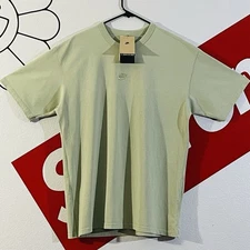 New Nike Premium Essentials Max90 Olive Short Sleeve T-Shirt Men’s Size Medium
