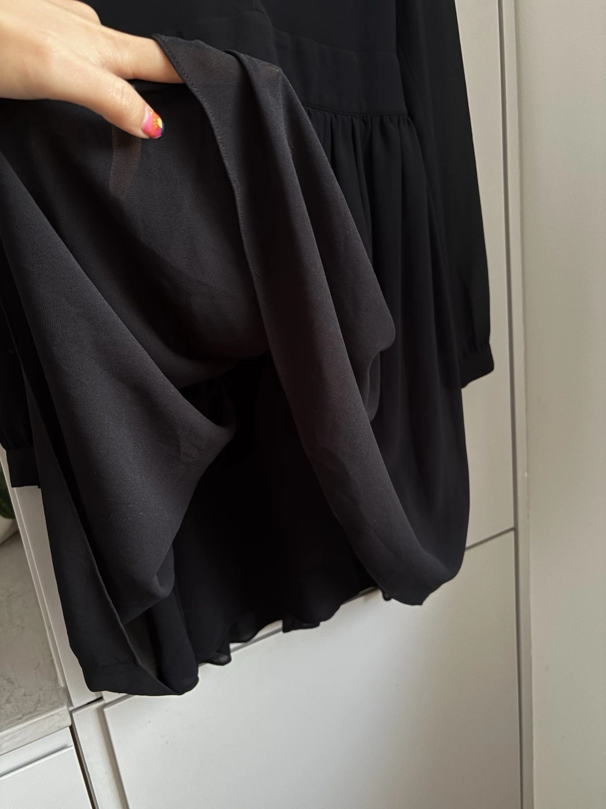 Mini abito nero Michael Kors foderato con volant scollo a V manica lunga prezzo consigliato £ 200+ 