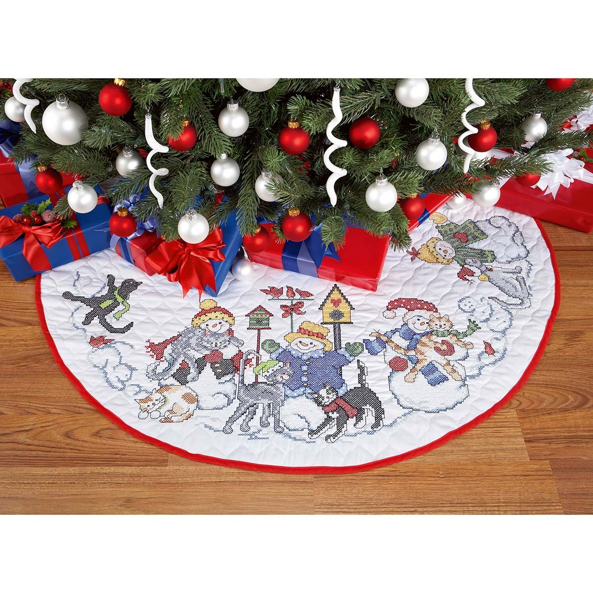 Herrschners&reg; Snowmen & Furry Friends Tree Skirt Stamped Cro