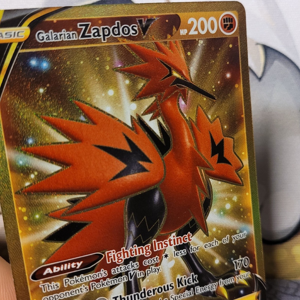Galarian Zapdos V - Gold Secret Rare Brilliant Stars 182/172 NM