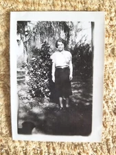 YOUNG LADY FROM FLINT,MICHIGAN,1930'S.VTG 3.5" x 2.5" PHOTOGRAPH*SP9