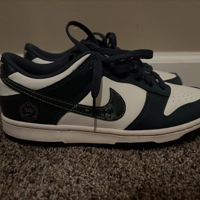 They Are A Size 7 Men And They Are Dunks Barely Worn ￼