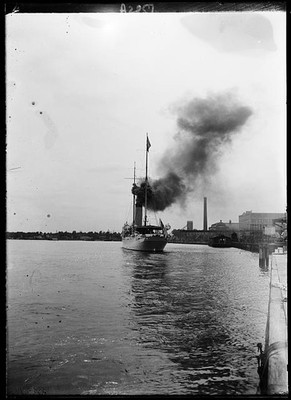 Photo:Mayflower Ship Steamship 1900s Smoke Harbor Scene