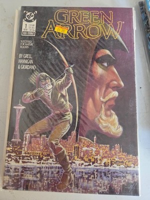 1988 Green Arrow Comics Issues 1 to 10. (Includes 2 copies of #1)+ Green Lantern