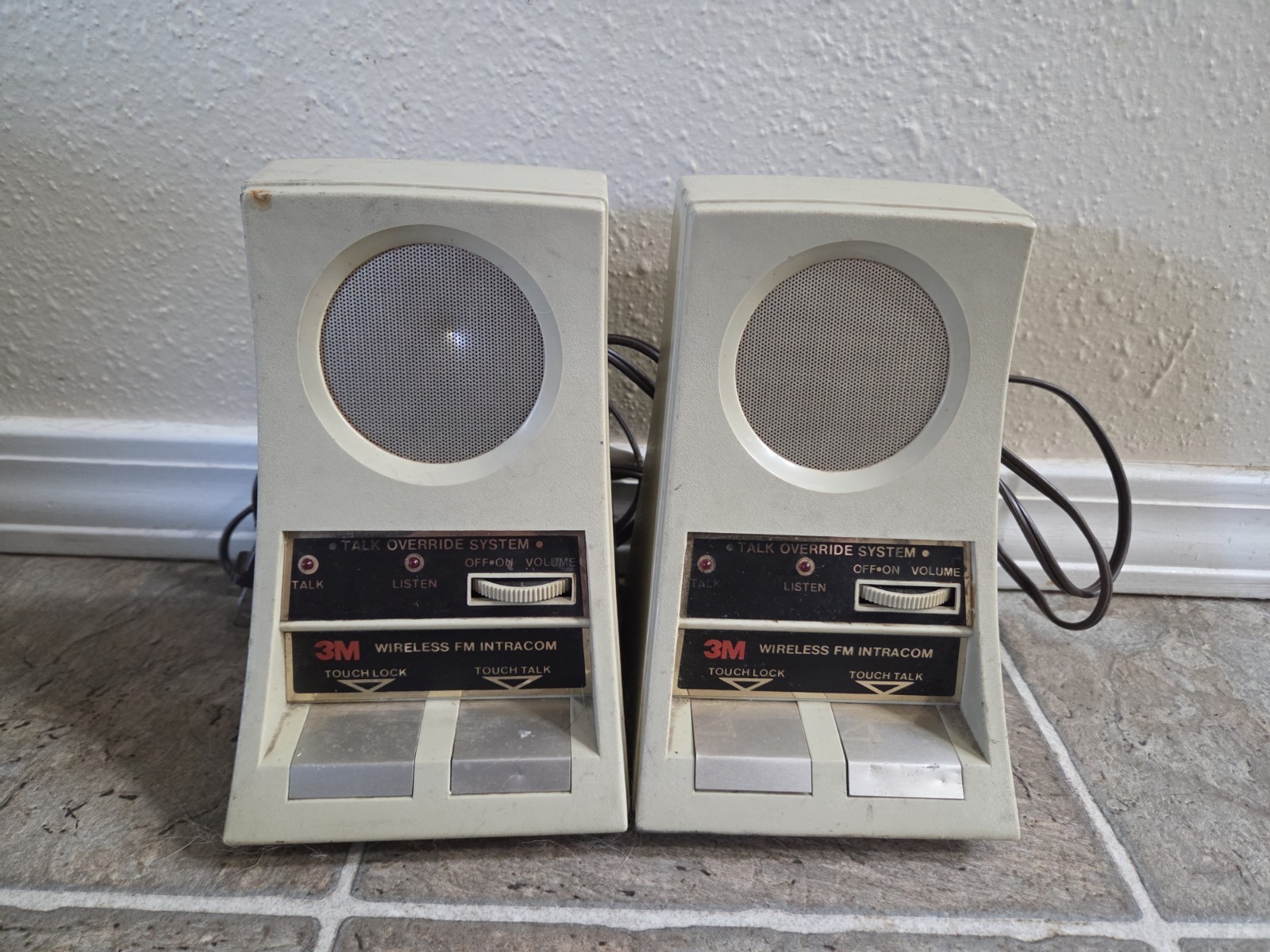 Vintage 3M WIRELESS FM INTRACOM Intercom W/ Talk Override System Read Functions