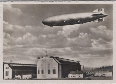 Kauffoto, Friedrichshafen 1937, Luftschiffwerft mit Luftschiff Hindenburg D/106