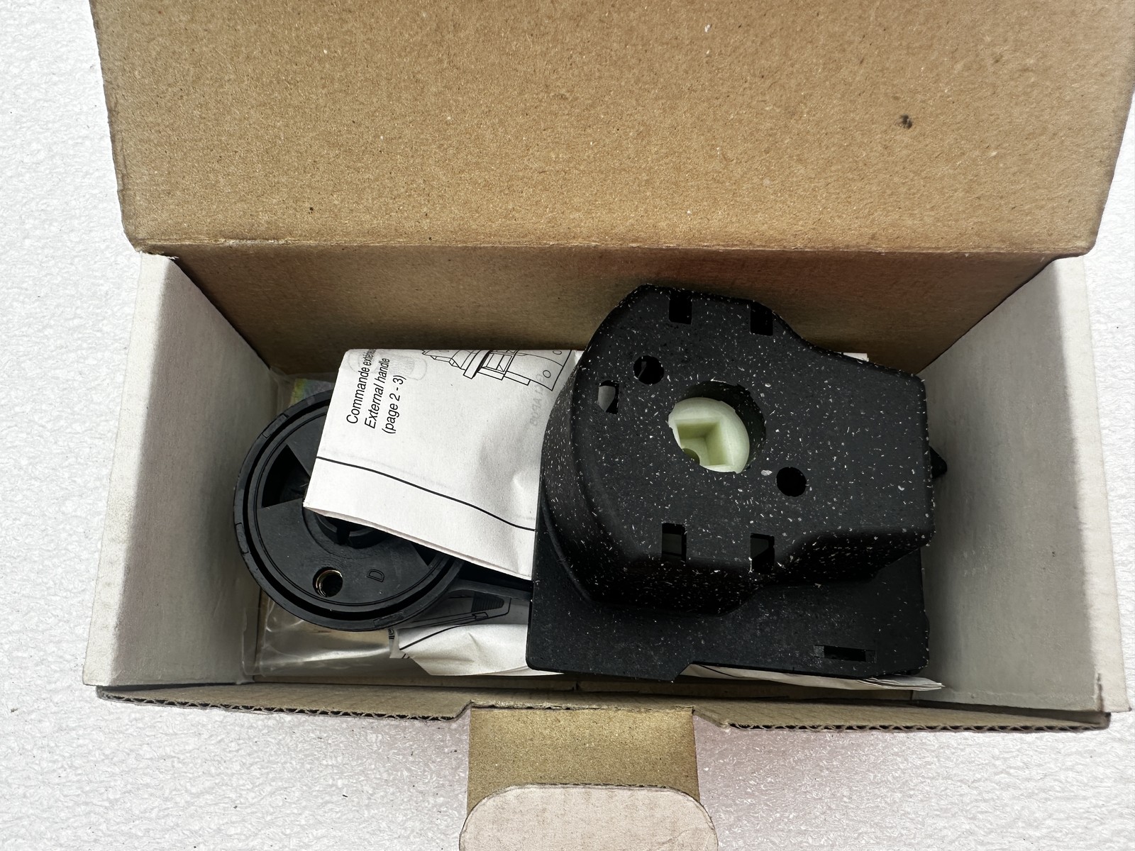 Commande droite GK1 AP07 pour espace restreint sur sectionneur GK1F