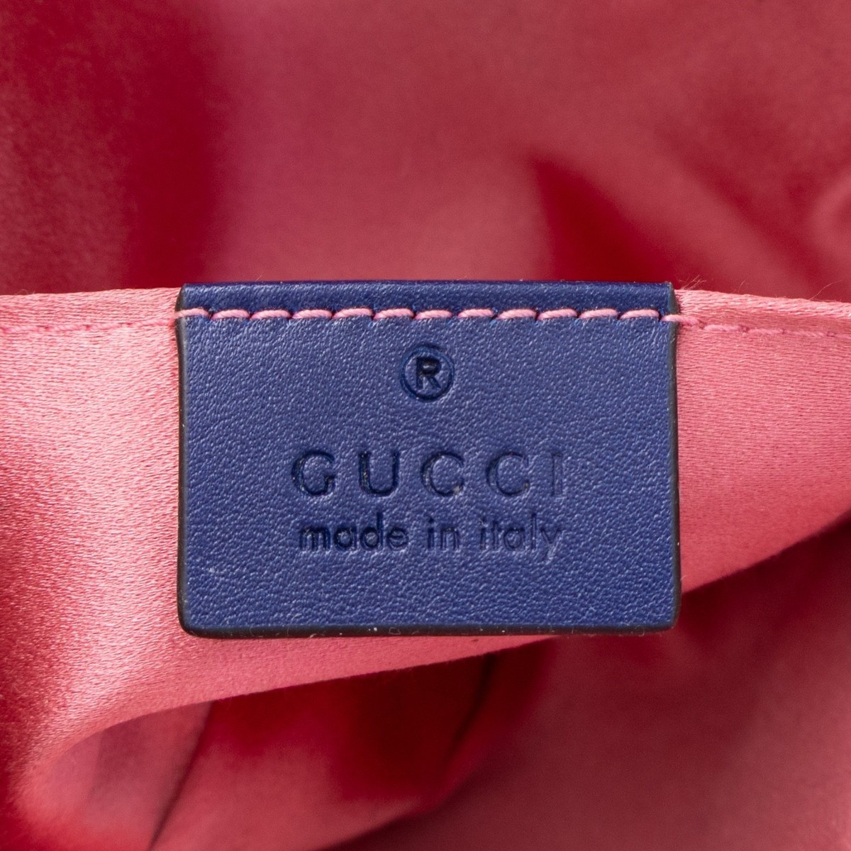 GUCCI GG MARMONT MATELASSE QUILTED BLUE VELVET BELT BAG W  display picture 2